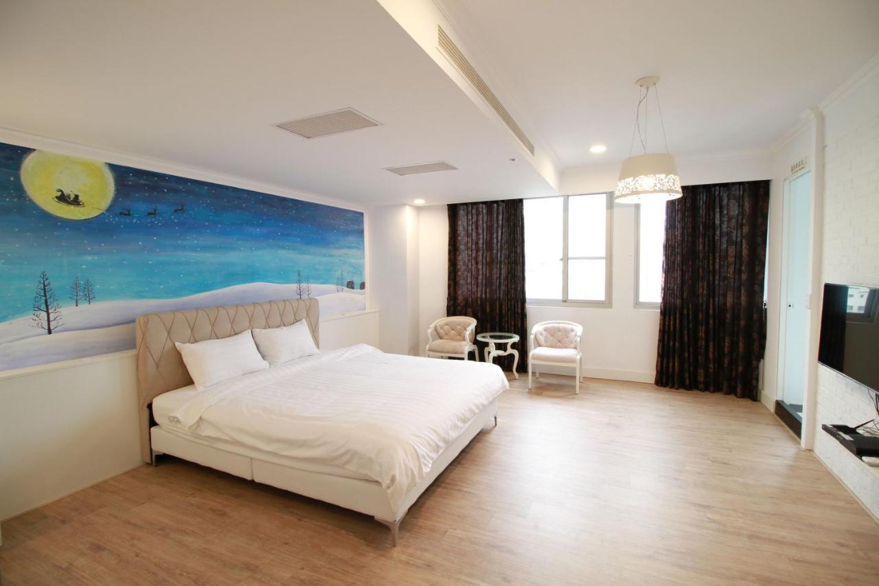 Moment Inn Тайнань Экстерьер фото