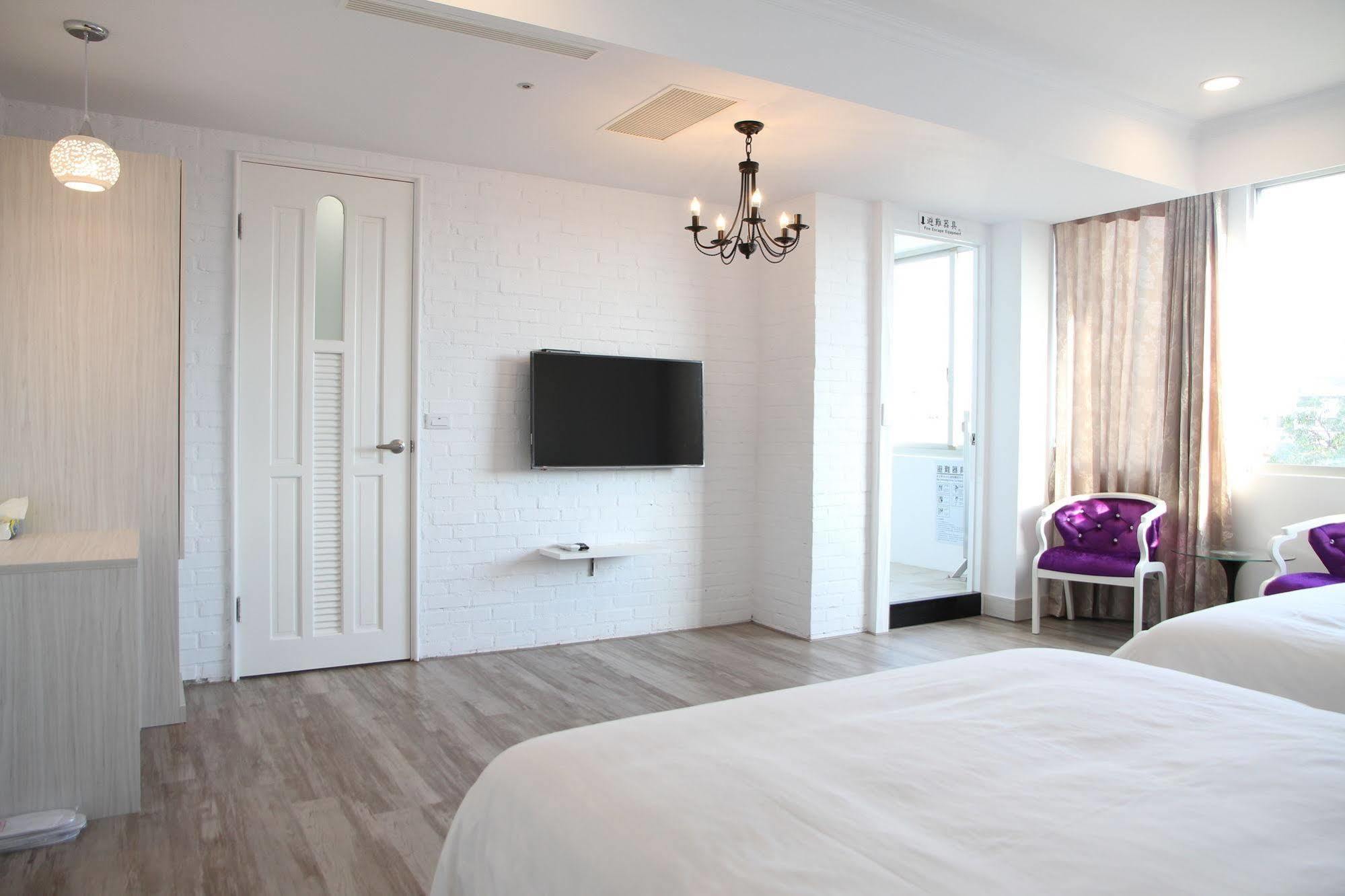 Moment Inn Тайнань Экстерьер фото