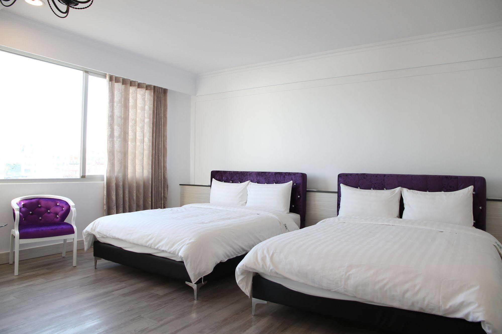 Moment Inn Тайнань Экстерьер фото